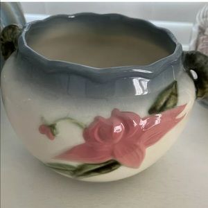 Hull Jardiniere Woodland Blue/Pink/Cream Glossy Vintage